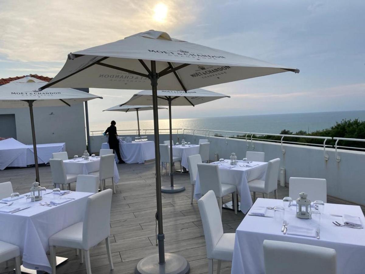 Toscana Charme Resort Tirrenia Eksteriør billede The rooftop restaurant