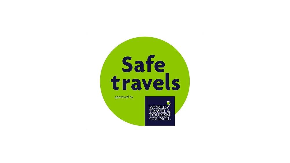 Toscana Charme Resort Tirrenia Eksteriør billede Safe travels stamp