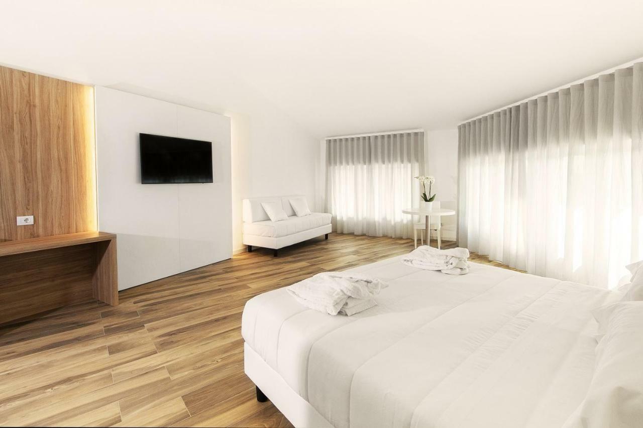 Toscana Charme Resort Tirrenia Eksteriør billede A bedroom